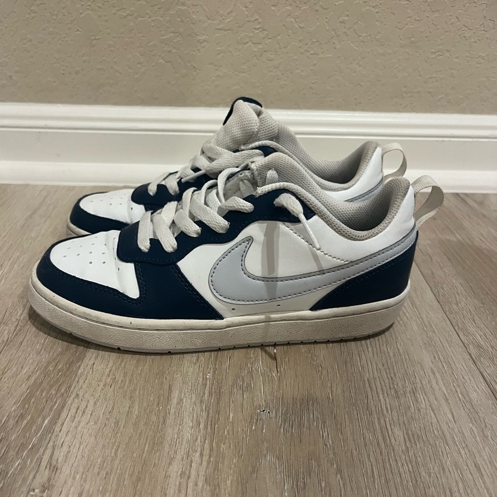 Boys Nike Court Burough Low 4Y